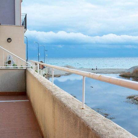 Apartamento 100 Metri Dal Mare Relax A Due Passi Dal Centro Finale Ligure Exterior foto